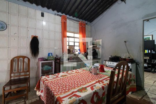 Casa à venda com 5 quartos, 233m² em Parque Boturussu, São Paulo