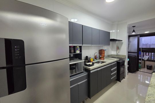 Cozinha de apartamento para alugar com 2 quartos, 70m² em Nova Mirim, Praia Grande
