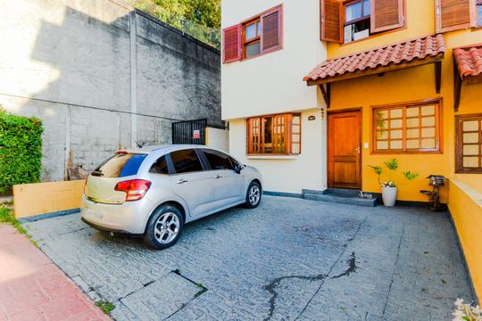 Garagem de casa de condomínio à venda com 3 quartos, 160m² em Vila Rosalia, Guarulhos