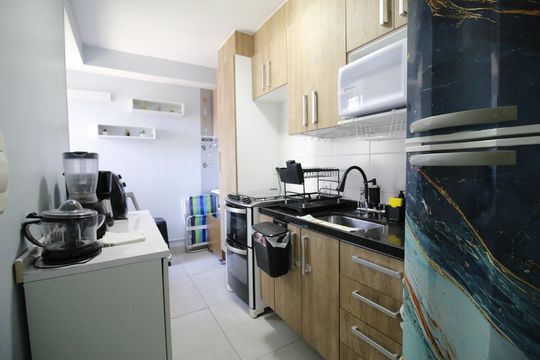 Cozinha de apartamento para alugar com 2 quartos, 52m² em Jacarepaguá, Rio de Janeiro
