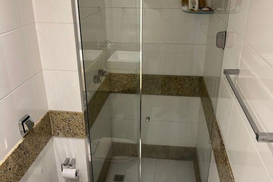 Banheiro de apartamento para alugar com 3 quartos, 115m² em Tijuca, Rio de Janeiro