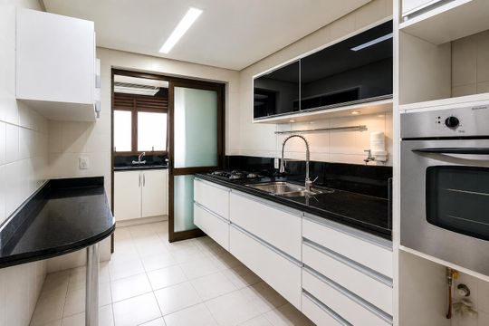 Cozinha de apartamento para alugar com 3 quartos, 115m² em Mont’Serrat, Porto Alegre