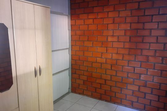 Quarto de casa para alugar com 2 quartos, 84m² em Barnabé, Gravataí