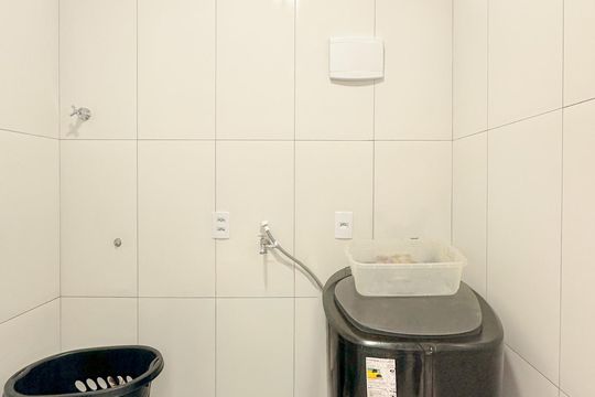 Lavanderia de casa para alugar com 1 quarto, 45m² em São João do Rio Vermelho, Florianópolis