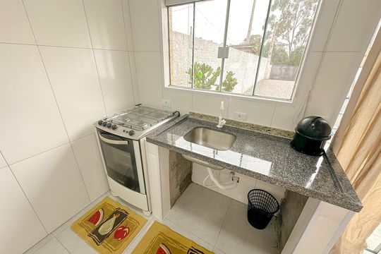 Cozinha de casa para alugar com 1 quarto, 45m² em São João do Rio Vermelho, Florianópolis