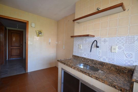 Cozinha de apartamento para alugar com 2 quartos, 70m² em Jacarepaguá, Rio de Janeiro