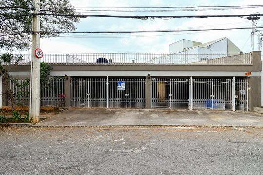 Fachada de casa para alugar com 3 quartos, 200m² em Jardim Londrina, São Paulo