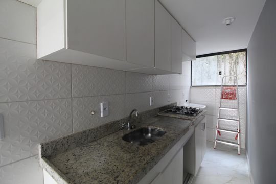 Cozinha e Área de Serviço de apartamento para alugar com 2 quartos, 60m² em Jacarepaguá, Rio de Janeiro