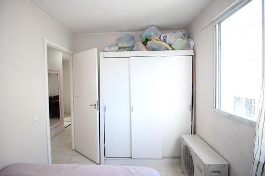 Quarto 1 de apartamento para alugar com 2 quartos, 42m² em Morro Santana, Porto Alegre