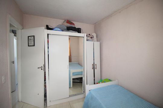 Quarto 2 de apartamento para alugar com 2 quartos, 42m² em Morro Santana, Porto Alegre