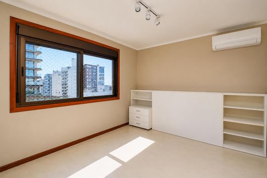 Quarto de apartamento para alugar com 1 quarto, 80m² em Bela Vista, Porto Alegre