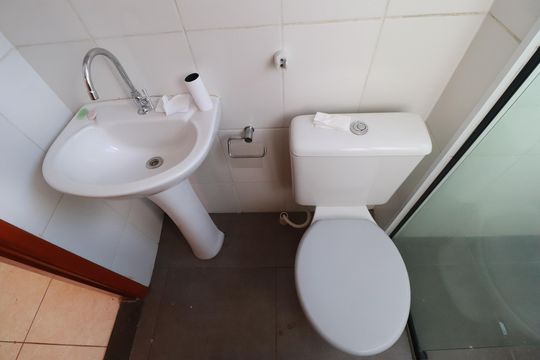 Banheiro  de apartamento para alugar com 2 quartos, 42m² em Jardim Jose Sampaio Junior, Ribeirão Preto