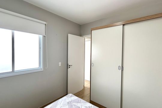 Quarto 2 de apartamento para alugar com 2 quartos, 43m² em Vila Itapegica, Guarulhos