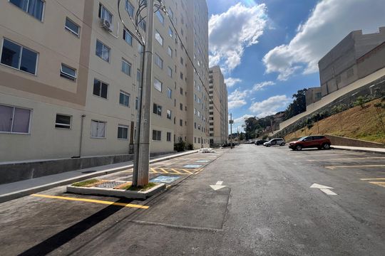 Garagem de apartamento para alugar com 2 quartos, 52m² em Braúnas, Belo Horizonte