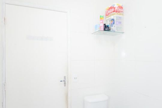 Banheiro de apartamento para alugar com 2 quartos, 58m² em Jardim Guilhermino, Guarulhos