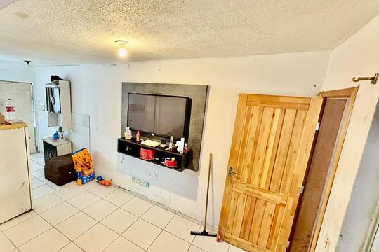 Casa à venda com 2 quartos, 50m² em Ganchinho, Curitiba