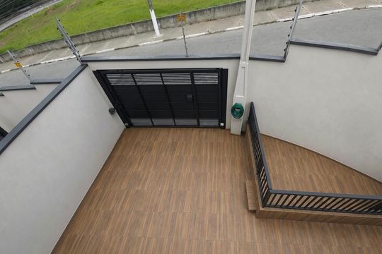 Área externa de casa para alugar com 2 quartos, 130m² em Jardim das Flores, Suzano