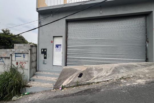 Fachada de casa para alugar com 1 quarto, 100m² em Vila Pereira Barreto, São Paulo