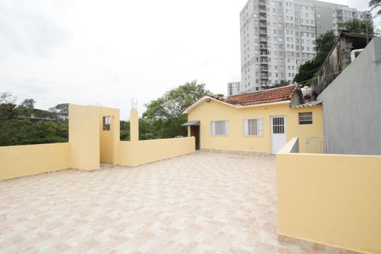 Quintal de casa para alugar com 1 quarto, 100m² em Vila Pereira Barreto, São Paulo