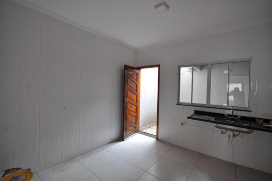 Cozinha de casa de condomínio para alugar com 2 quartos, 77m² em Vila Germinal, São Paulo