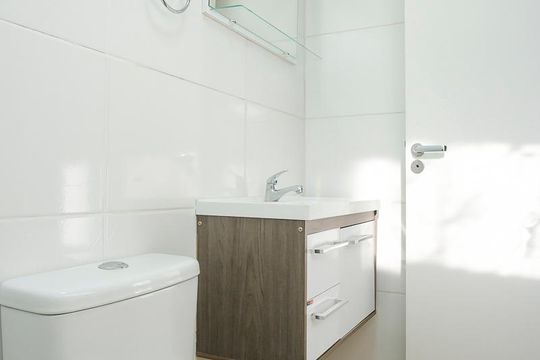Banheiro de kitnet/studio para alugar com 1 quarto, 20m² em Centro, São Caetano do Sul