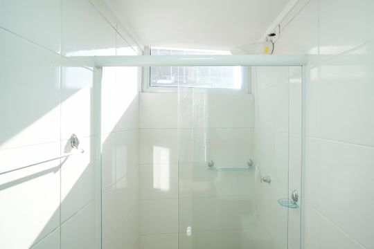 Banheiro de kitnet/studio para alugar com 1 quarto, 20m² em Centro, São Caetano do Sul