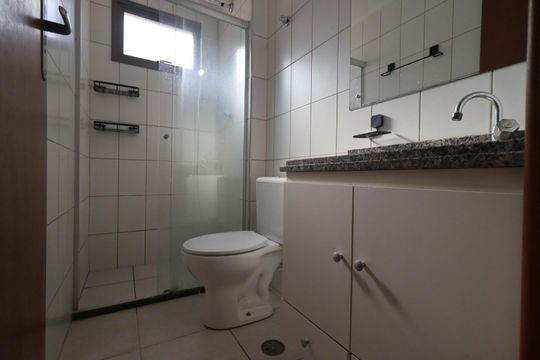 Banheiro da Suíte de apartamento para alugar com 1 quarto, 38m² em Jardim Macedo, Ribeirão Preto