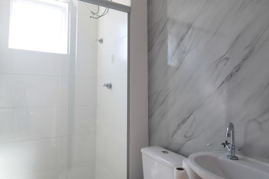 Banheiro Social de apartamento à venda com 2 quartos, 47m² em Juliana, Belo Horizonte