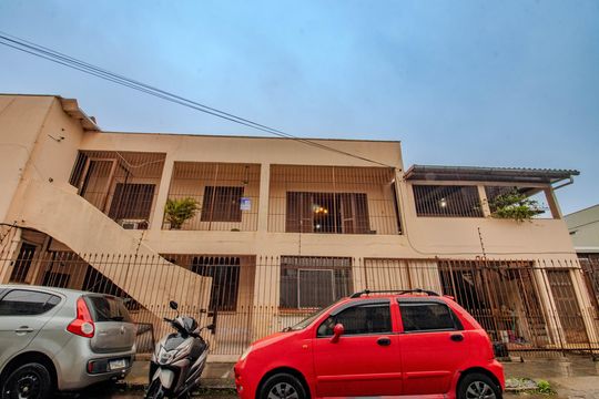 Fachada de apartamento para alugar com 3 quartos, 84m² em Navegantes, Porto Alegre