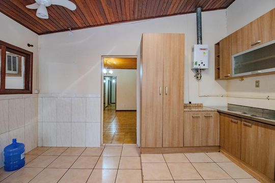 Cozinha de apartamento para alugar com 3 quartos, 84m² em Navegantes, Porto Alegre