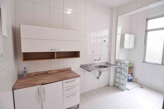 Cozinha de apartamento à venda com 2 quartos, 72m² em Grajaú, Rio de Janeiro