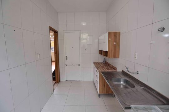 Cozinha de apartamento à venda com 2 quartos, 72m² em Grajaú, Rio de Janeiro