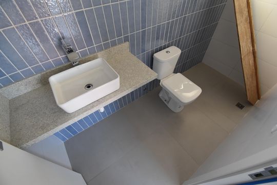 Banheiro da Suíte 3 de casa de condomínio para alugar com 3 quartos, 152m² em Pilarzinho, Curitiba