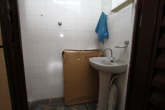 Banheiro de serviço de casa à venda com 3 quartos, 172m² em Alto Caiçaras, Belo Horizonte