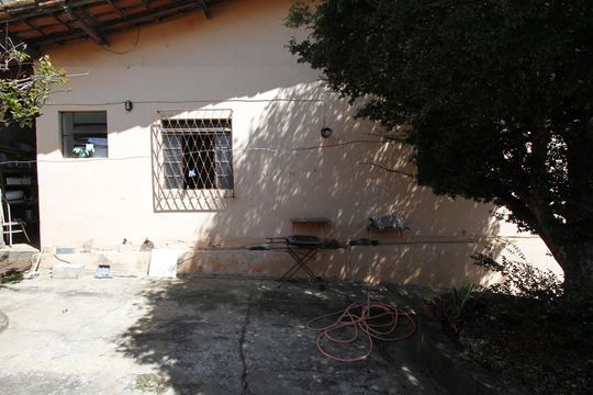 Quintal de casa à venda com 3 quartos, 172m² em Alto Caiçaras, Belo Horizonte