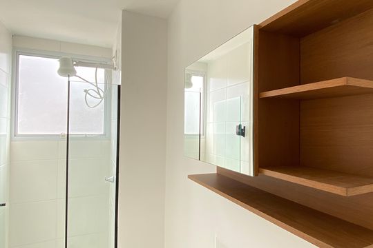 Banheiro de apartamento à venda com 2 quartos, 42m² em Jardim Boa Vista (zona Oeste), Osasco