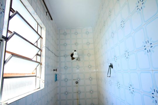 Casa 3 - Banheiro social  de casa para alugar com 5 quartos, 360m² em Vila da Penha, Rio de Janeiro