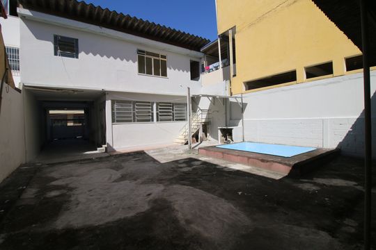 Quintal fundos de casa para alugar com 5 quartos, 360m² em Vila da Penha, Rio de Janeiro