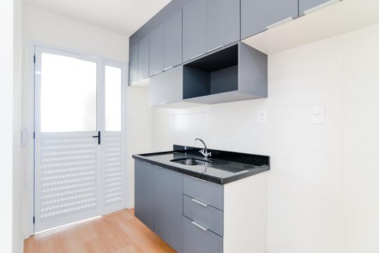 Cozinha de apartamento para alugar com 2 quartos, 55m² em Vila das Bandeiras, Guarulhos