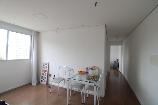 Sala de apartamento à venda com 2 quartos, 44m² em Usina Piratininga, São Paulo