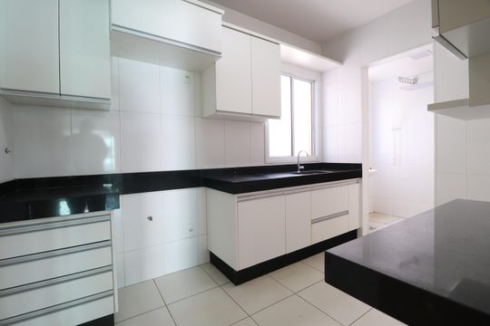 Cozinha de apartamento para alugar com 3 quartos, 101m² em Copacabana, Uberlândia