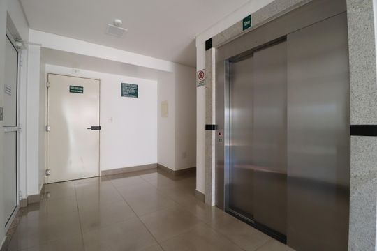 Elevador de apartamento para alugar com 3 quartos, 101m² em Copacabana, Uberlândia