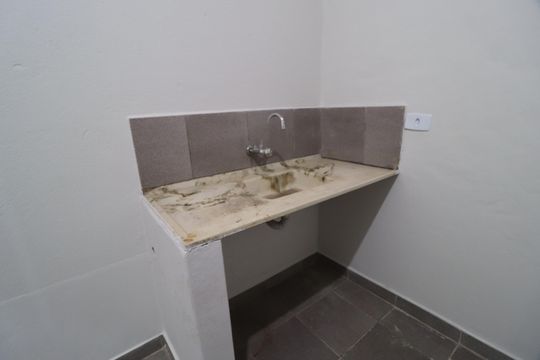 Cozinha de casa para alugar com 2 quartos, 50m² em Segismundo Pereira, Uberlândia