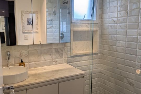 Banheiro de apartamento à venda com 3 quartos, 120m² em Real Parque, São Paulo