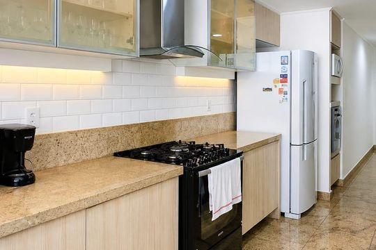 Cozinha de apartamento para alugar com 4 quartos, 320m² em Barra da Tijuca, Rio de Janeiro