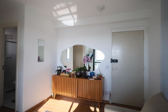 Sala de apartamento para alugar com 2 quartos, 45m² em Padroeira, Osasco