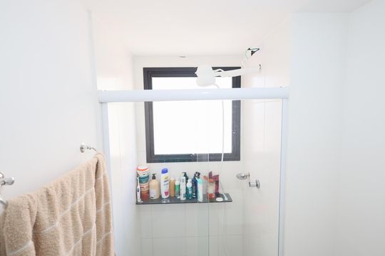 Banheiro de apartamento para alugar com 2 quartos, 45m² em Padroeira, Osasco