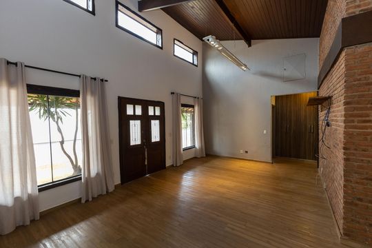 Sala 1 de casa de condomínio para alugar com 3 quartos, 250m² em Ville Des Lacs, Nova Lima