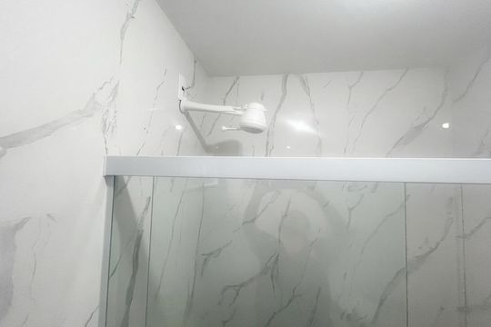 Banheiro de casa de condomínio para alugar com 2 quartos, 60m² em Engenho de Dentro, Rio de Janeiro
