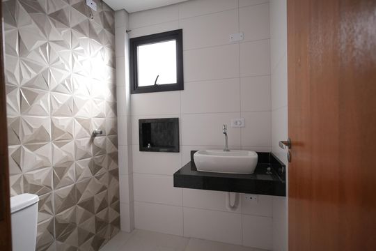 Banheiro Social de apartamento à venda com 2 quartos, 77m² em Jardim Ocara, Santo André